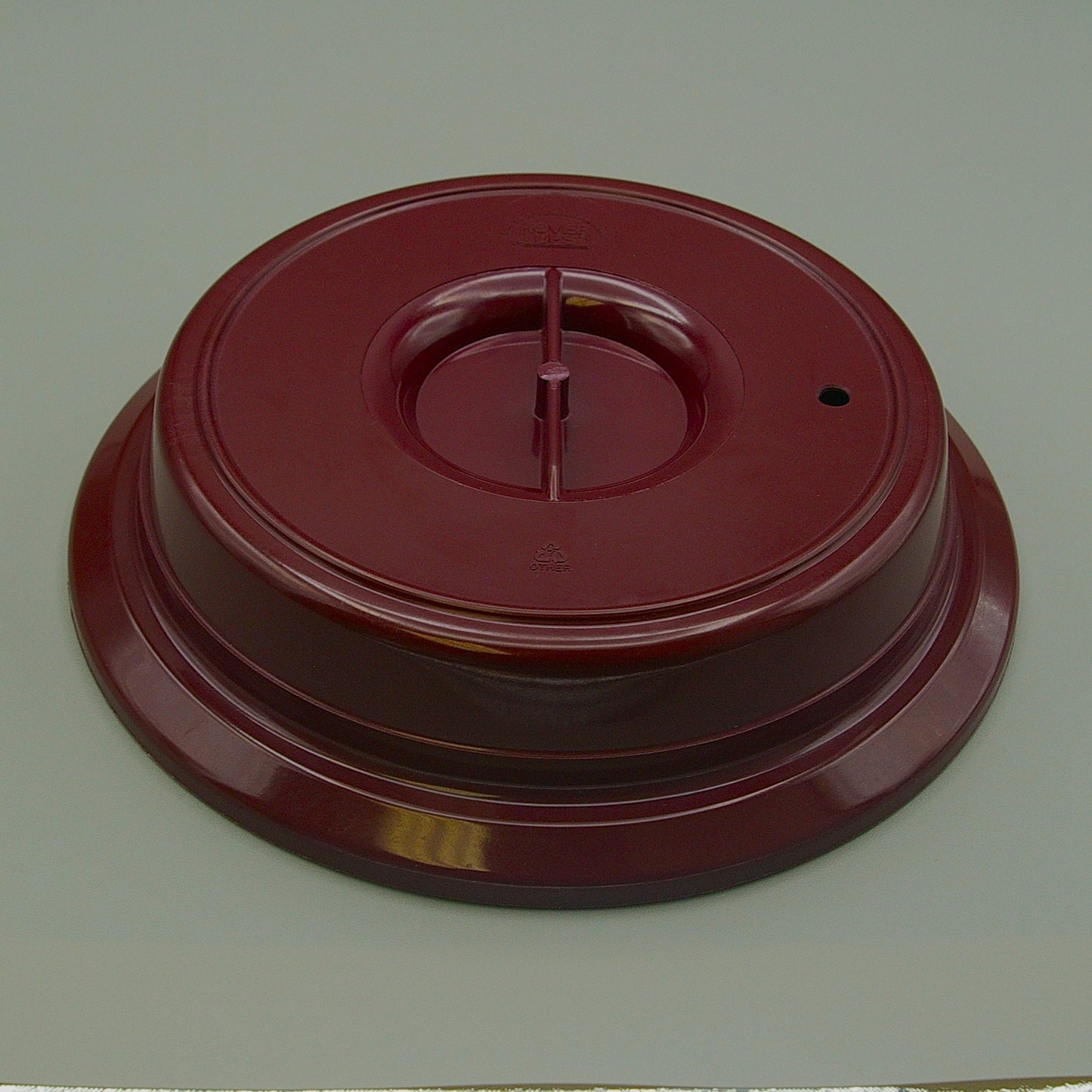 775BUG - High Heat Reusable 7.5" Burgundy KU Grip Plate Cover