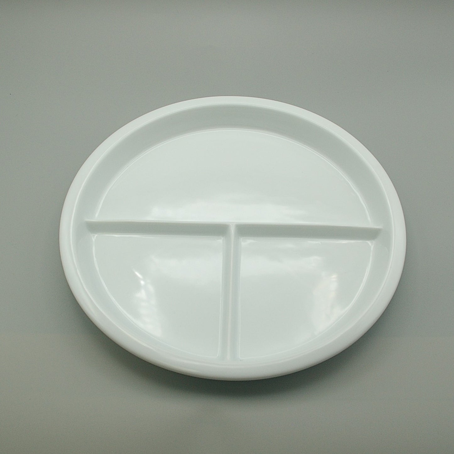 RPCW3D-9 - Porcelain 9" 3 Division Flat Bottom White Rethrema Plate