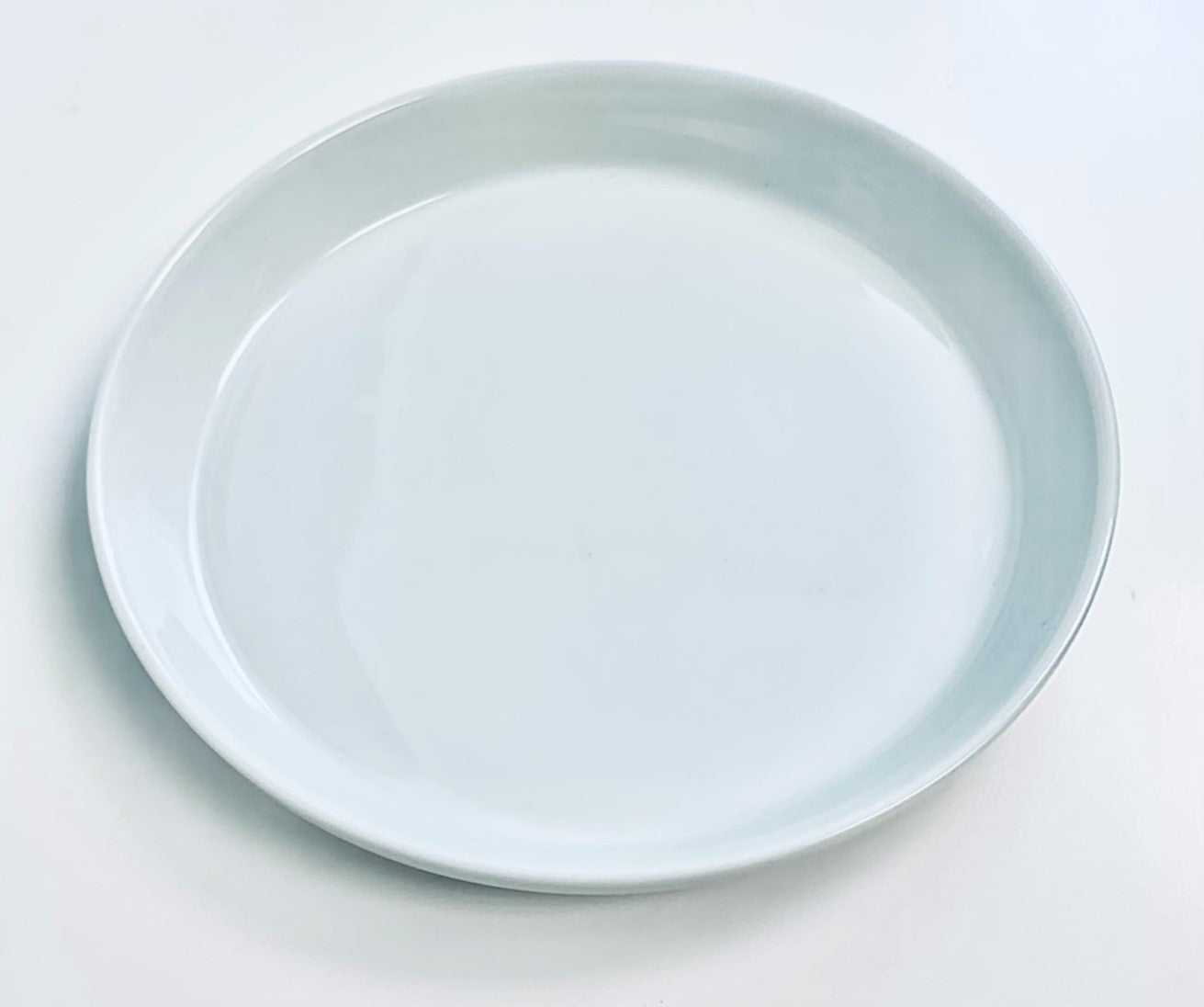 RPCW-775 - Porcelain 7.75'' Flat Bottom White Retherma Plate