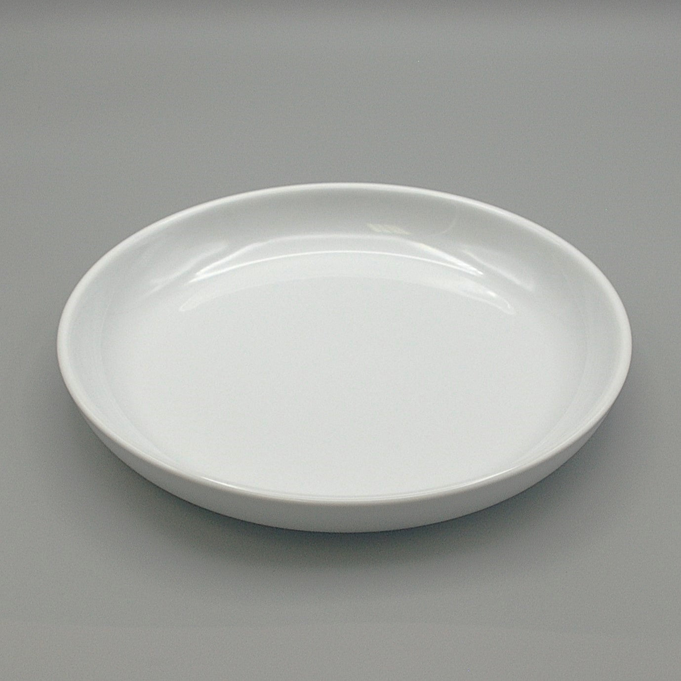 V369 - Porcelain 7.75" Flat Bottom White Plate
