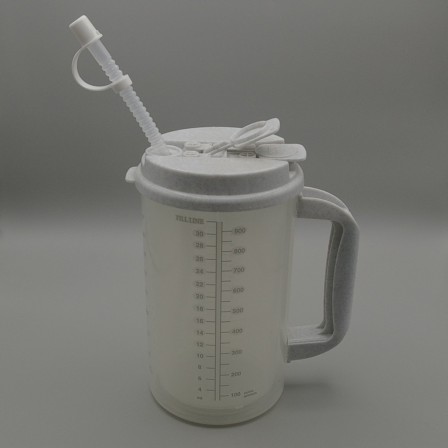 TM-32 - Low Temp Reusable Plastic 32oz Clear Hospital Graduation Mug with Handle & Dual Action Lid and Reusable Straw