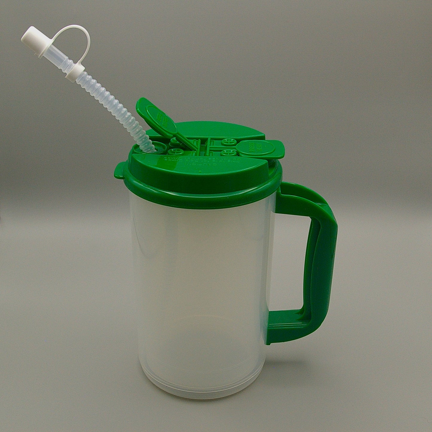 TM-32 - Low Temp Reusable Plastic 32oz Clear Hospital Graduation Mug with Handle & Dual Action Lid and Reusable Straw